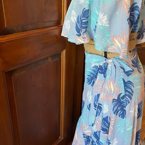 Estro Small Tropical Wrap skirt and Matching Bandeau - Picture 8 of 12